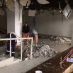 Limpeza de prédio abandonado em Foz do Iguaçu
